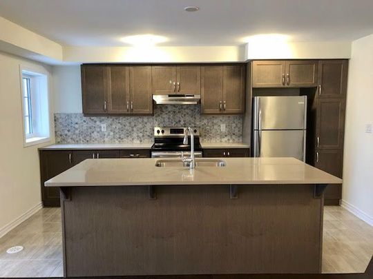 For Lease - 25 Mcgrath Avenue, Richmond Hill, Ontario - Photo 1