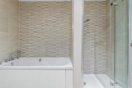 3 bedroom apartment to rent - Photo 4