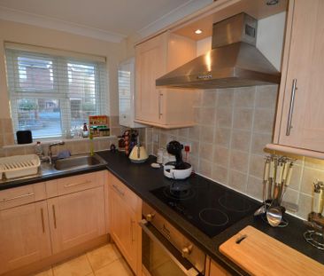 3 bedroom terraced house to rent - Photo 5