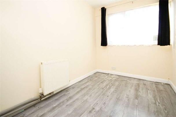 Bell Farm Avenue, Dagenham, RM10 - Photo 1