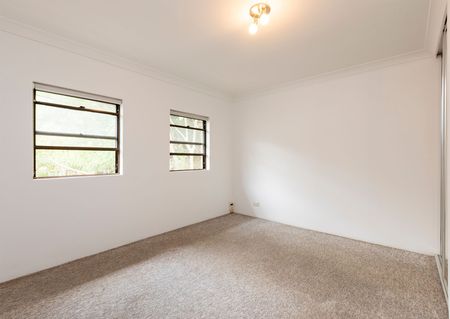 2 Bedroom Split Level Townhouse - Photo 4