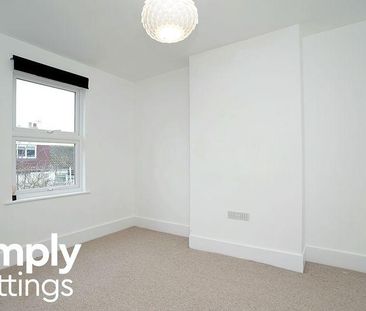 2 bedroom maisonette to rent - Photo 4