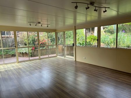 More than meets the Eye - Photo 2