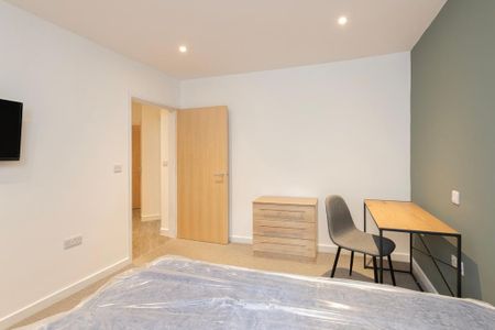 2 bedroom flat to rent - Photo 2