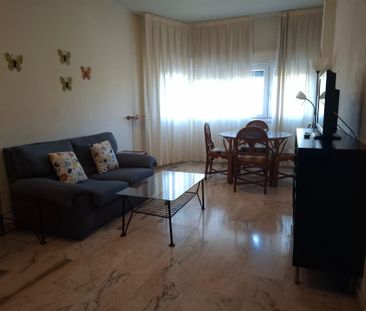 Apartamento de alquiler en Avenida Alcalde Luis Uruñuela, Urbadiez ... - Photo 2