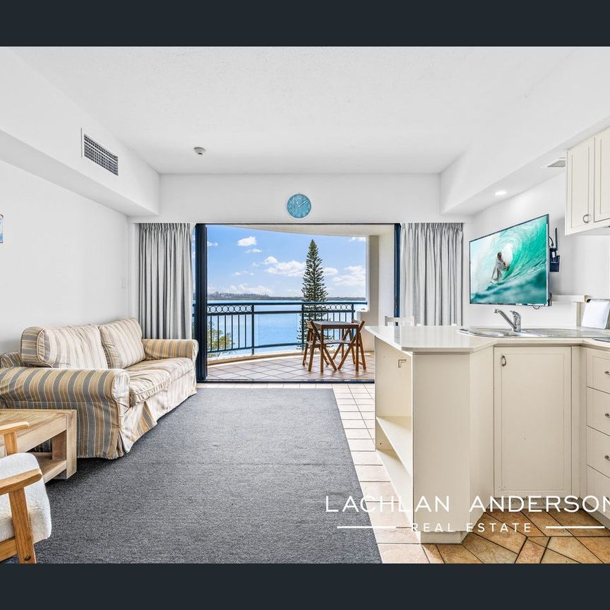 IMPECCABLE WATERFRONT LOCATION – WALK TO EVERYTHING - Photo 1