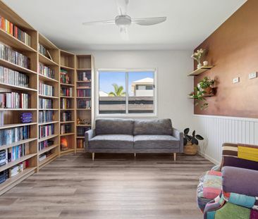 Spacious Family Home with Entertainer’s Backyard! - Photo 4