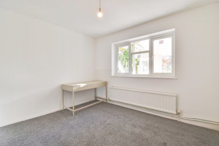3 bedroom apartment to rent - Photo 3