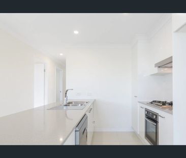 2 BEDROOM HOME - THE HEIGHTS ESTATE! - Photo 3