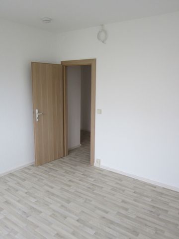 Schöne 3-Raum-Wohnung mit offener Küche - Photo 3