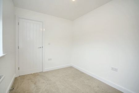 Kingfisher Drive, Northampton, Upton - Photo 4