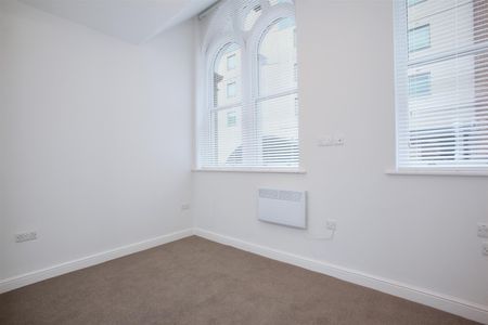 Rent Bank Street, City Centre, S1 £900pcm - Photo 3