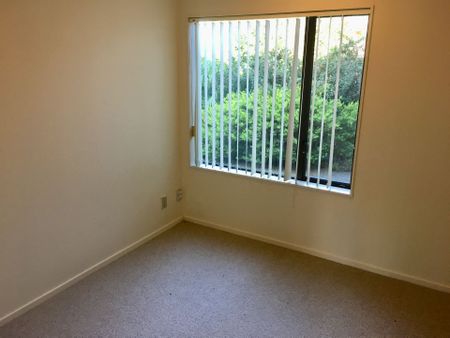 Fabulous 4 Bedroom Home - Photo 4