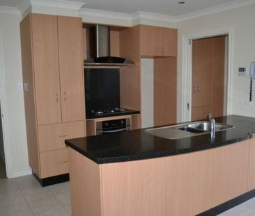 48 Lake Street, Wendouree - Photo 2