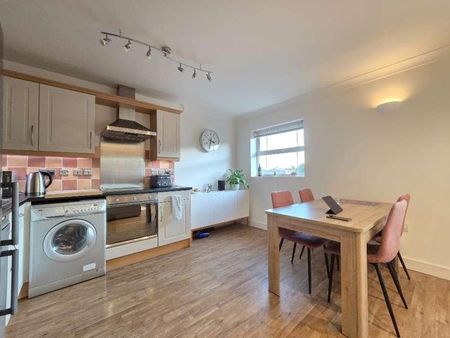 Newlands Close, Hagley, Stourbridge, West Midlands, DY9 - Photo 5