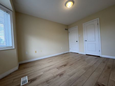 For Lease - 60 CLOVERLEAF Drive Unit# 2, Hamilton, Ontario - Photo 3