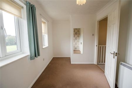 2 bedroom semi-detached house to rent - Photo 5