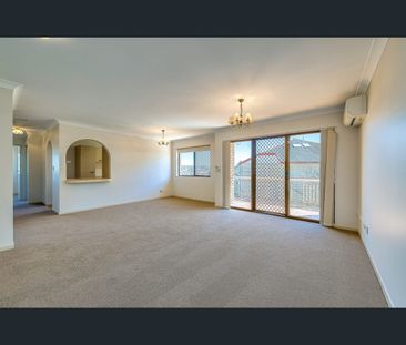 4/10 Mansfield Street, Coorparoo, Qld 4151 - Photo 4