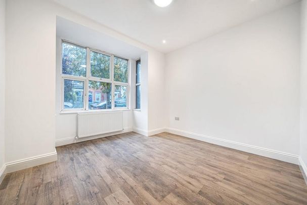 3 bedroom ground floor flat to rent - Photo 1