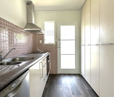 Charming Modern Unit in Prime Location - A Must-See! - Photo 1