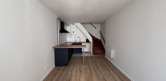 Location Maison 2 pièces 33m² ROUILLE 86480 - Photo 2