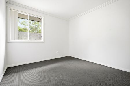 Good Size Townhouse With Fresh Updates Throughout! - Photo 2