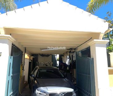 Detached Villa in Guadalmina Alta - Photo 2