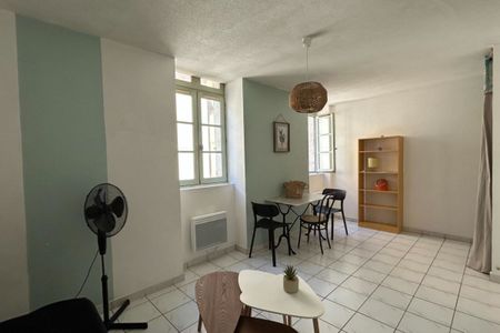 A LOUER // studio de 22.80 m² en intra-muros AVIGNON - Photo 4