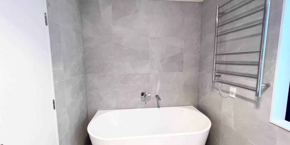 New Built Spacious 4Bedroom3Bathroom in St Johns - Photo 3