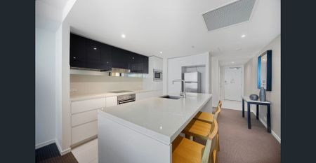 HILTON 2 BEDROOM/2 BATHROOM FULLY FURNISHED APARTMENT WITH STUNNING OCEAN TO HINTERLAND VIEWS. - Photo 5