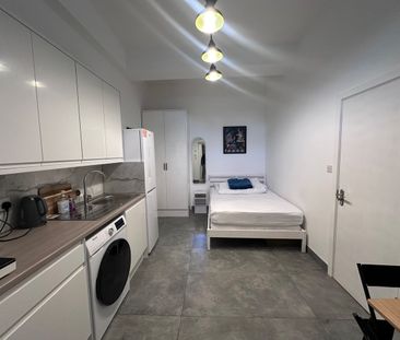 Studio Flat, High Road, N22 - Photo 1