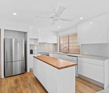 Central Benowa townhouse – ideal location & space! - Photo 4