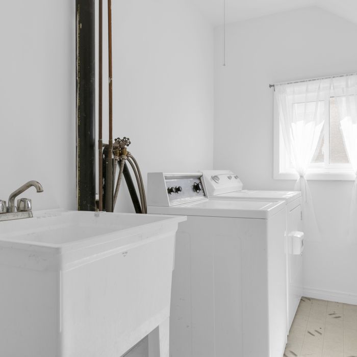 For Lease - 44 Metcalf Street, Tweed, Ontario - Photo 1