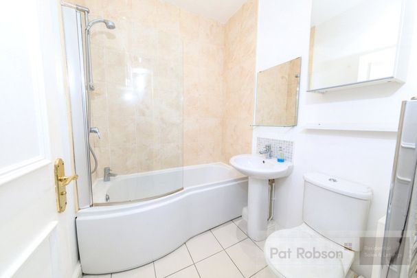 St Georges Terrace, Newcastle Upon Tyne - Photo 1