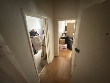 3 Bed Flat, Inchmery Road, SE6 - Photo 2