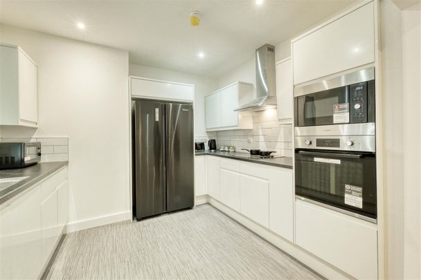 1 Beds - House share - - Photo 1