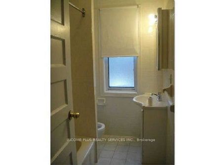 For Lease - 176 Westmount Avenue Unit# Upper, Toronto, Ontario - Photo 5
