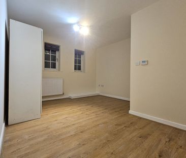 Bescot Road - Photo 1