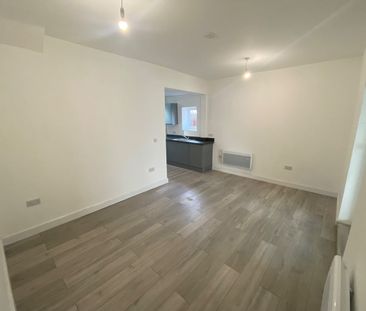 1 Bed Flat, Merryoak Road, SO19 - Photo 2