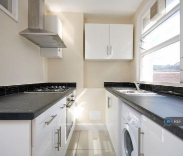 2 bedroom maisonette to rent - Photo 5