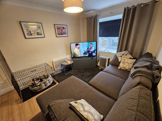 1 bed Town House - To Let - Photo 1