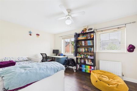 97 Coopers Mill Avenue, Dundonald, Belfast, BT16 1WR - Photo 3