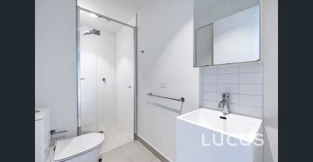 Well Positioned 2 bed 1 bath in Southbank - Photo 5