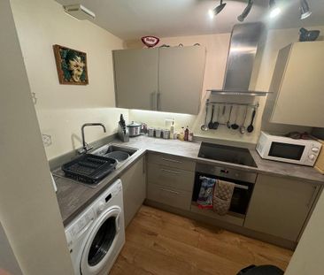 2 bedroom flat to rent - Photo 6