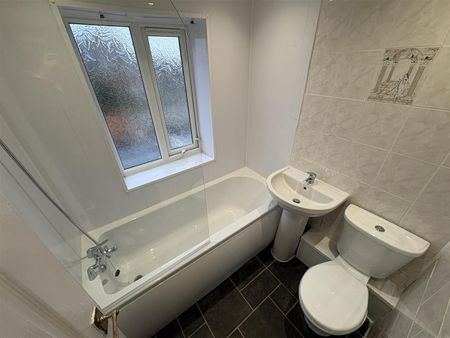 2 Bed Terraced House, Hallam Road, M40 - Photo 5