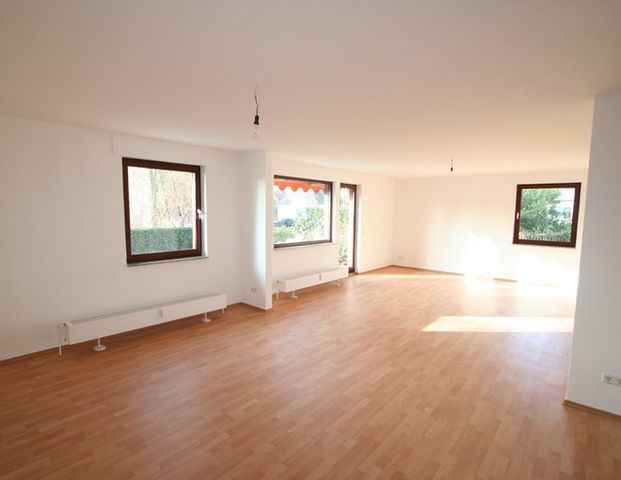 Familienfreundliches Reihenhaus mit pflegeleichten Garten! - Photo 1