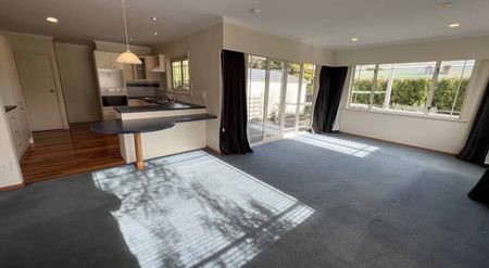 THREE BEDROOMS - TERRACE END - Photo 4