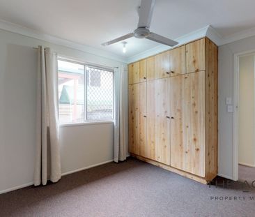 Low-Set Brick Unit in Convenient Location - Photo 3