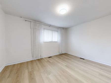 For Lease - 25 Mid Pines Road, Toronto, Ontario - Photo 5