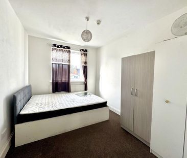 3 bedroom maisonette to rent - Photo 3